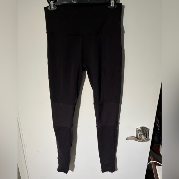 ALO Yoga Pants - EUC ALO Ribbed Knee and Ankle Leggings - size M